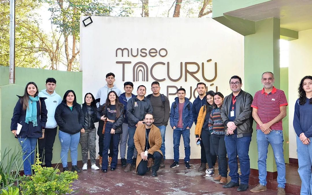 Visita al Museo Tacurú Pucú para proyecto de extensión