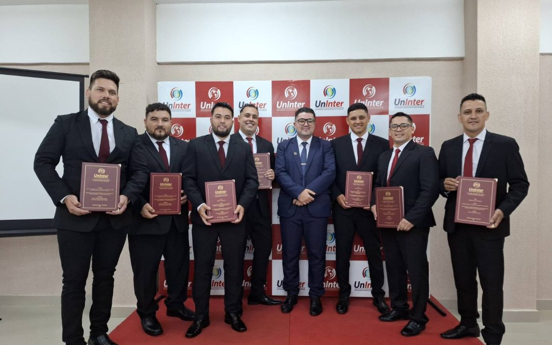 La FACITPRO – UNINTER promueve a 18 flamantes nuevos egresados de la carrera de Arquitectura