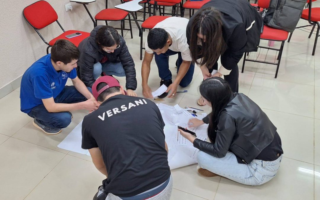 Estudiantes de 2º año de Ingeniería en Informática aprenden inglés con música y metodología activa